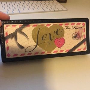 Too Faced Love Palette